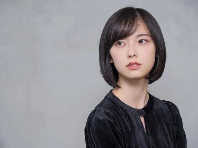 加藤小夏夕阳下美颜写真小鉴