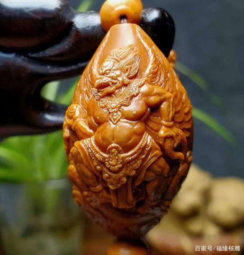 橄榄核雕代表性传承人「周建明」老师本工作品「天龙