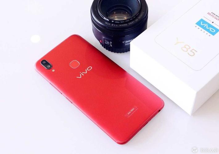 错位竞争 刘海全面屏千元机vivo y85体验