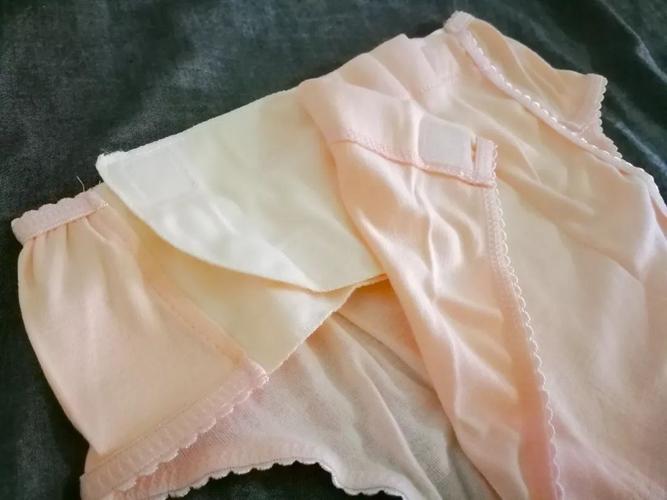 孕妈分享产妇卫生巾及三方开内裤测评dacco诞福三洋十月结晶子初