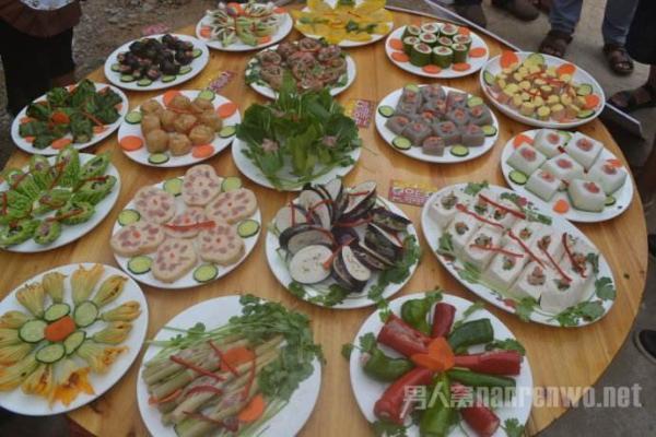 十八酿桂林美食的丰富多样是值得我们去探寻的.