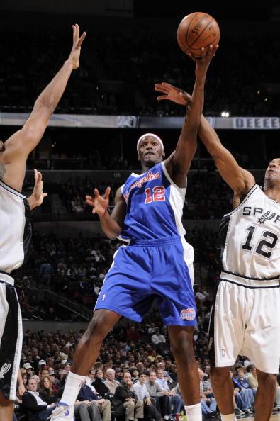 图文-[nba常规赛]快船90-99马刺 鲍文打手犯规_篮球