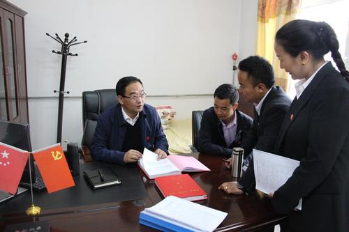 达日县委书记武伟赴九乡一镇就近期重点工作进行专项督导