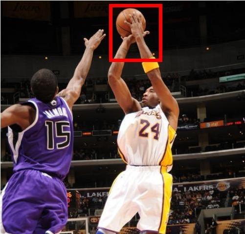 一开始也不是很在意投球手型,但后来发现没有好的手型不但投得丑,而且