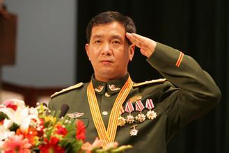 独臂英雄丁晓兵晋升为少将_人物评选_中国残疾人门户