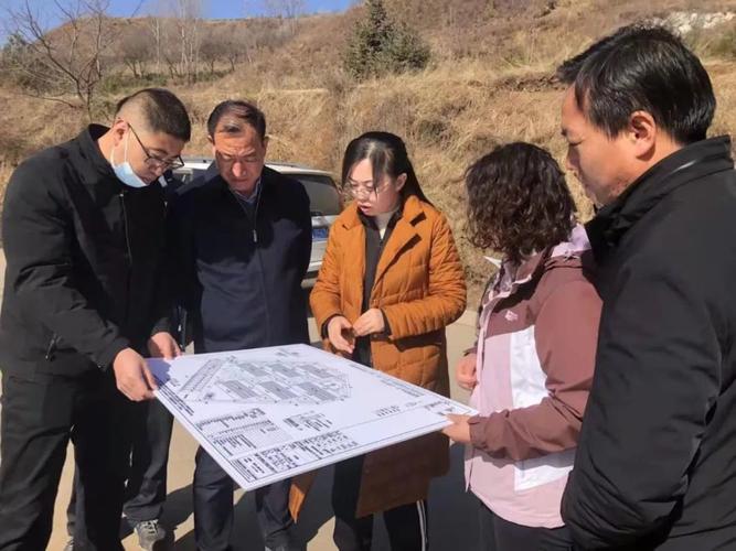 马晓红一行通过实地走访,认真听取相关负责人关于出户