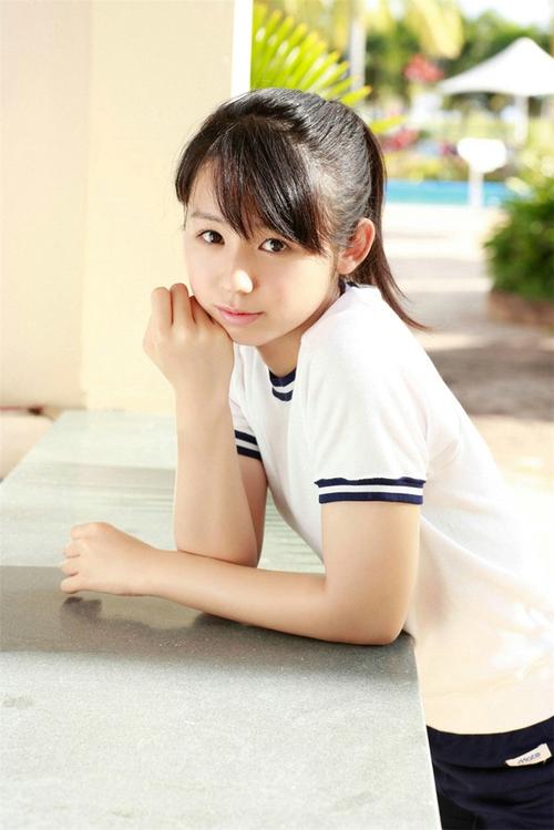 日本美女小池里奈可爱中带着小性感美女图片合集