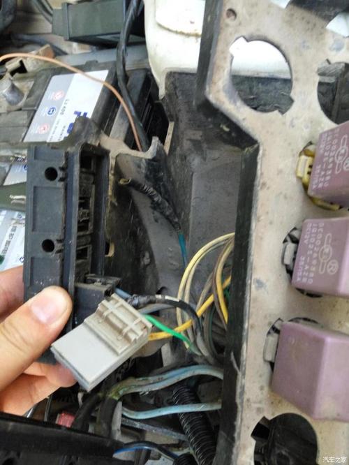 【图】更换发动机旁边保险盒!_富康论坛_汽车之家论坛