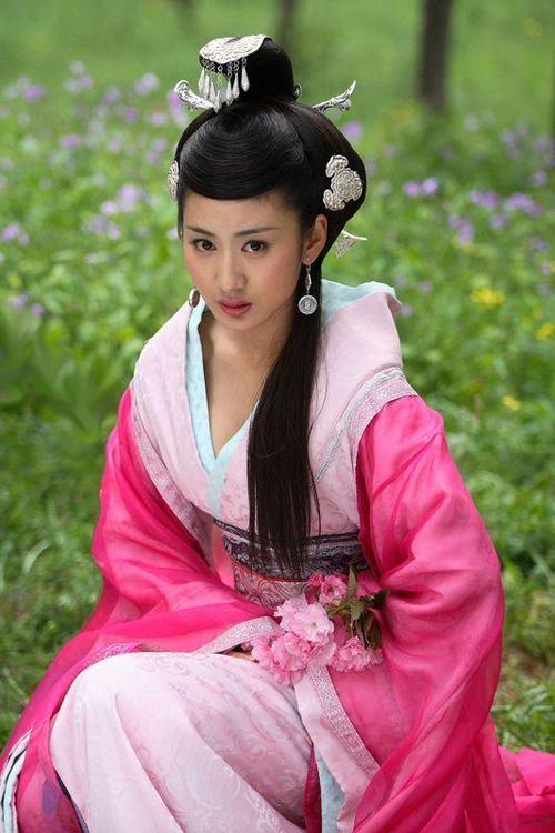 妩媚妖娆的郭珍霓