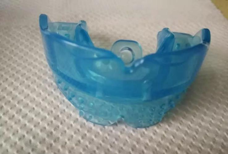 mrc肌功能矫治器是一种 新型的矫正器,拥有很多其他矫正器没有的特点