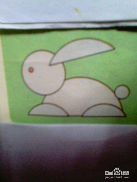 7  在脑子里构想自己想要拼出的图形(小兔子),或者可以是书中的小