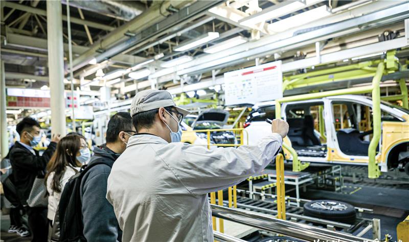 广汽传祺工厂体验中国品牌高效智能制造 当天参观的便是广州工厂第二