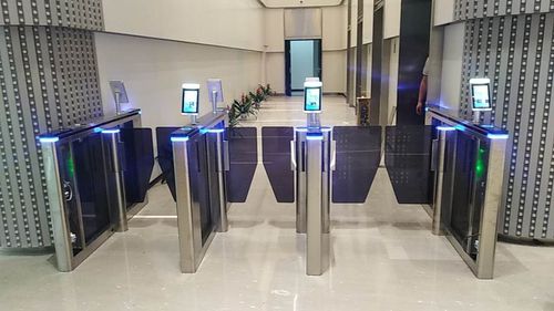 人脸识别闸机给通行带来更好的体验