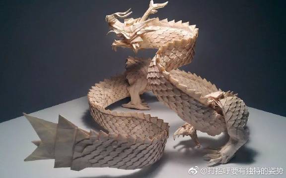 打招呼要有独特的姿势         世上最难的折纸作品"龙神",荣获