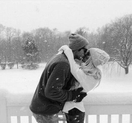 想给你一个雪中的吻 一起吻到白头