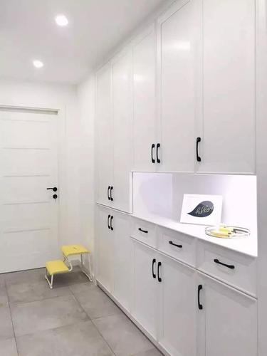 等以后买了房,玄关鞋柜一定要照这样装,美观又实用,不