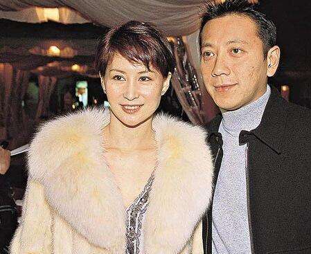 何超琼赌气与杨其龙关系暧昧,赌王震怒直接找杨受成:管好你儿子