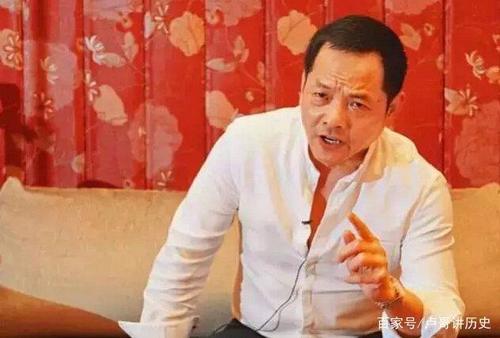 他是崩牙驹的"头马",曾胁迫张子强下跪,因为生意双腿被废!