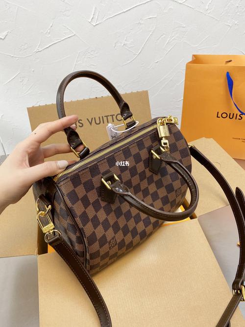 lv枕头包_路易威登怎么样_枕头_包包_lv包包_时尚_箱包