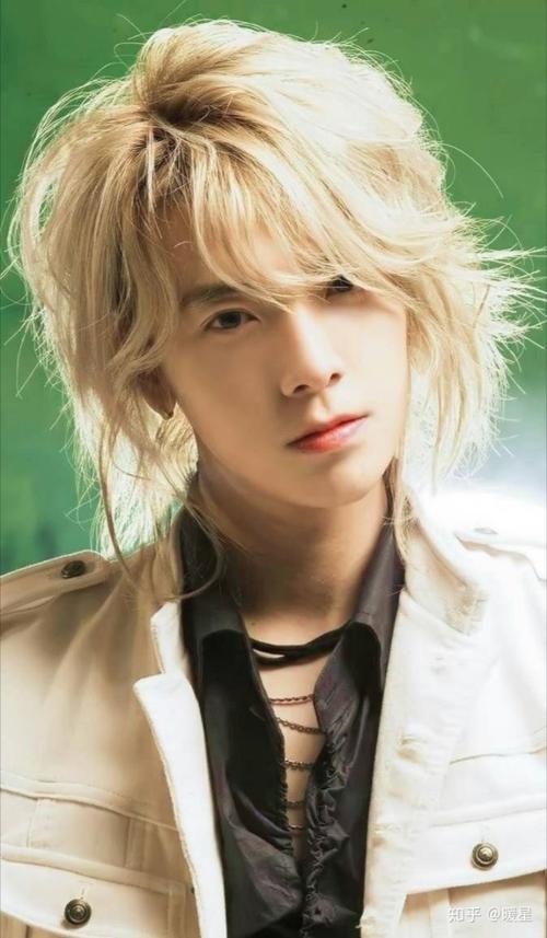 李东海的哪些图片或者gif让你觉得惊为天人?