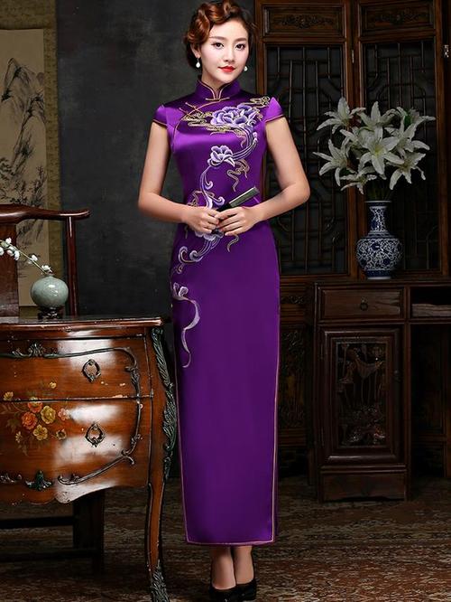 紫色旗袍美女图电信办卡