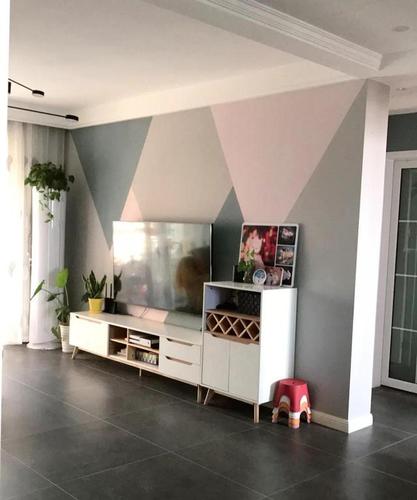 等再买房,电视墙一定不做造型,学她家用乳胶漆刷图案