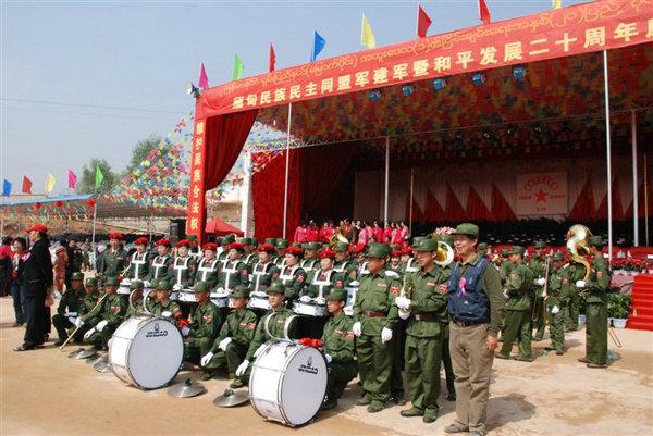 缅甸果敢女兵大量真实照片,大家欣赏一下!