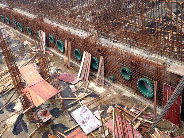 当管道穿过的结构是承重墙或振动时,应使用柔性防水套管