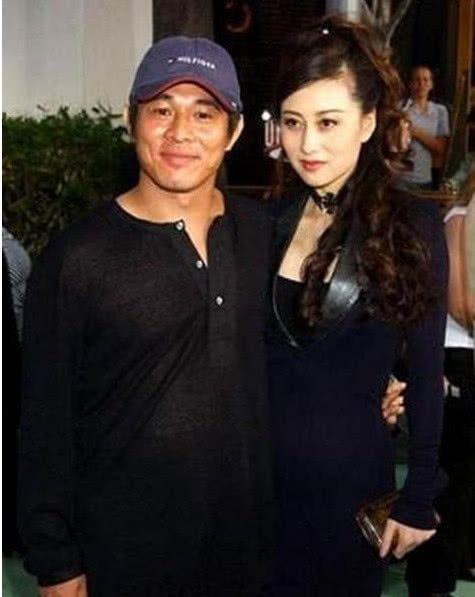 李连杰首晒女儿两女儿身高已赶超爸爸但和利智颜值差距大