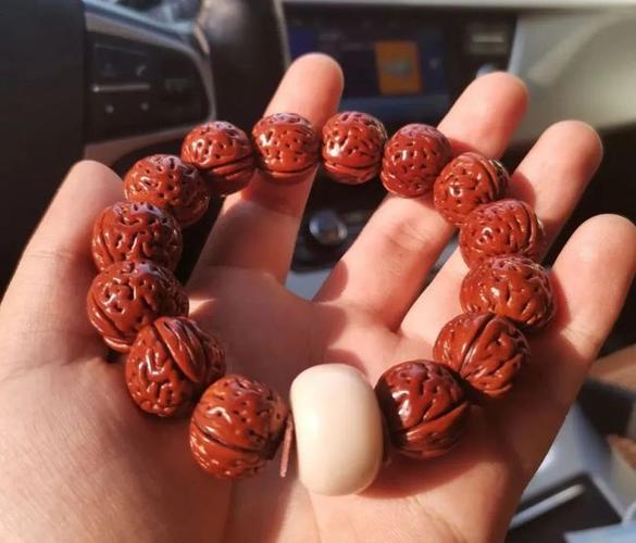 普通桃核手串盘10年后到底有多美
