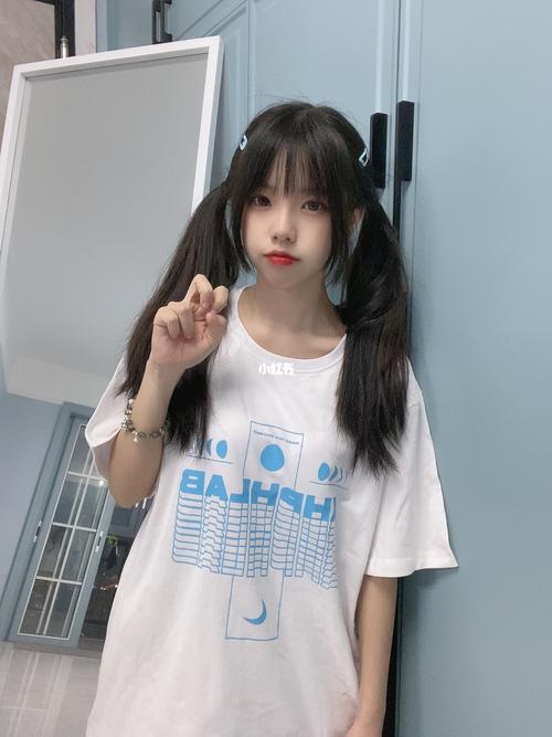 双马尾真的很可爱_双马尾_拍照姿势_摄影_摄影技巧