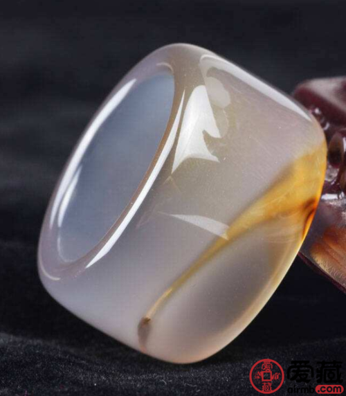 玛瑙和玉髓的区别玉髓和翡翠的区别