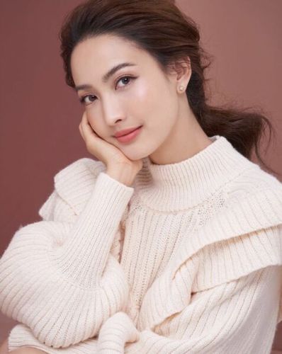 一出道即泰国三台当家花旦 认识"道妹"taew