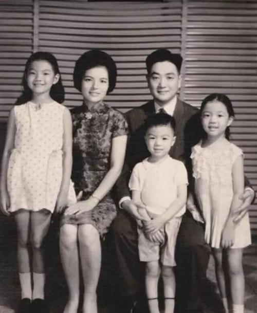 一生自杀三次,抢了别人丈夫|琼瑶|蒋仁