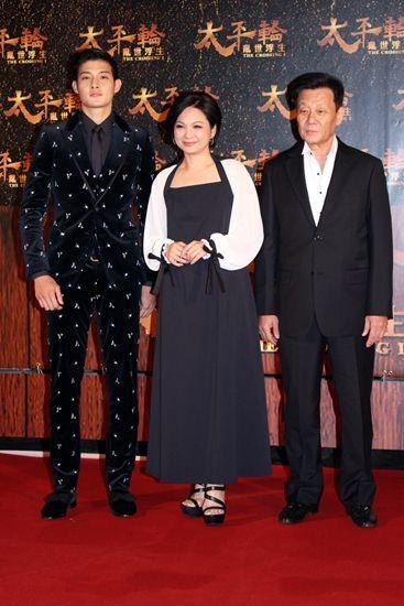台湾演员寇家瑞(左),杨贵媚,寇世勋