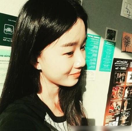 孟非18岁女儿美国留学照曝光 笑容甜美气质佳