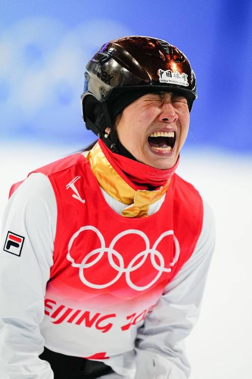 自由式滑雪女子空中技巧决赛中国选手徐梦桃夺冠