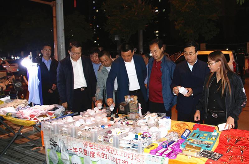 局长吴建忠带领市局党委副书记,常务副局长陈龙,市局党委委员,崆峒区
