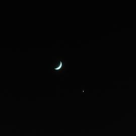 金星伴月