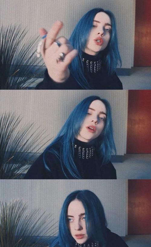 行走在时尚重点线的碧梨可以说是行走的发色种草机,绿发经典,蓝发跟瞳