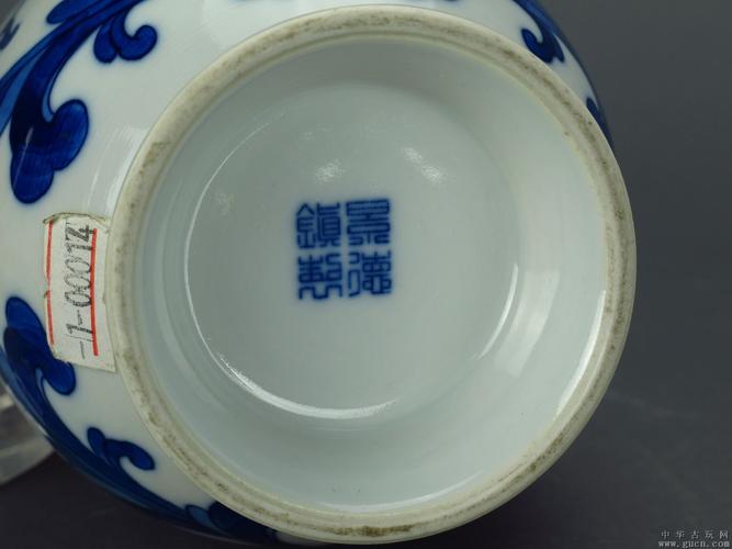 50年代景德镇制青花小瓶