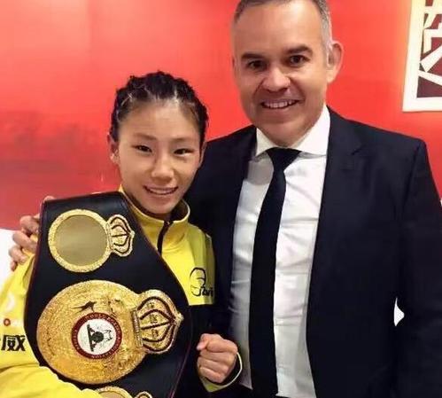 中国女拳王世界排名超邹市明,与梅威瑟持平,堪称巾帼英雄!