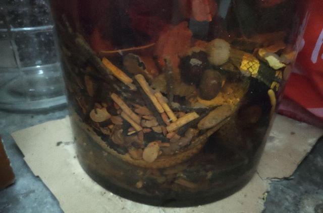 "泡了四五年的过山峰蛇酒,还能喝吗?"网友的回答太精彩了