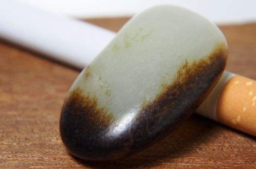 和田玉黑皮籽料沉睡万年的风情