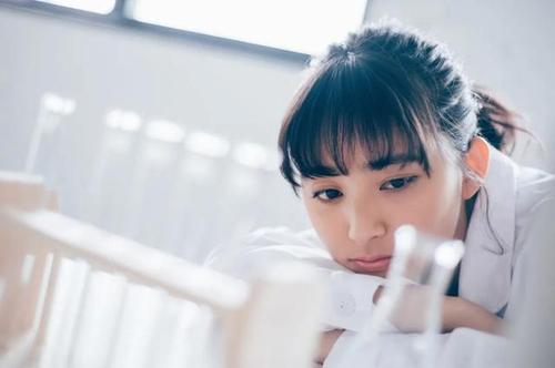 长期"缺爱"的女人,有这几个明显特征,藏都藏不住