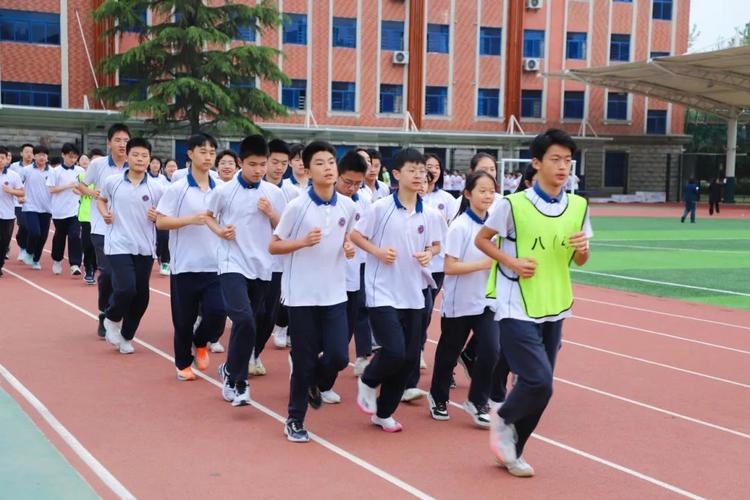 阳光沐少年 青春展风采