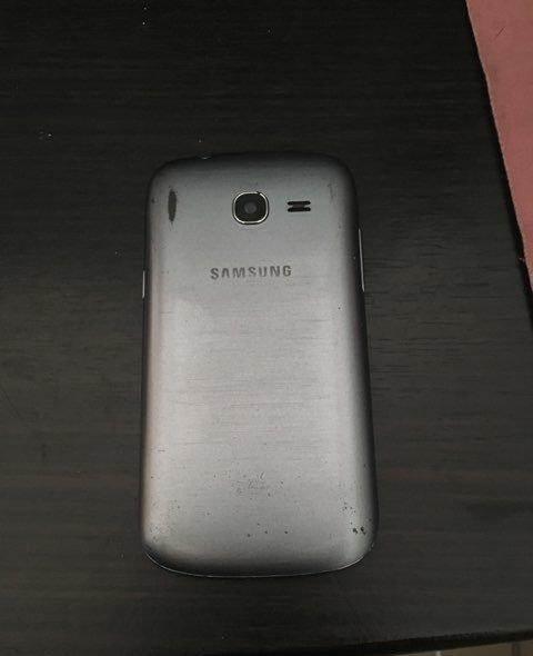 换手机了,所以闲置了旧手机,放着也是浪费之源,手机是三星i759