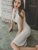 性感美女李妍静微露性感卷发美女写真图片