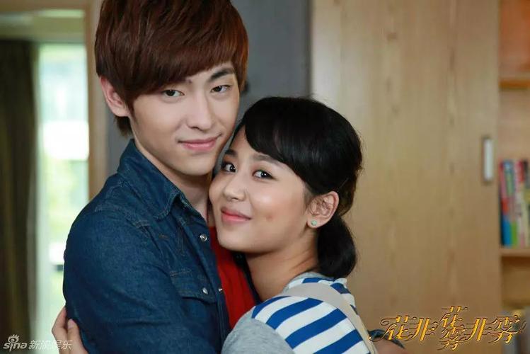 关于杨紫和邓伦的关系,看了《香蜜》相关的观众大概也能get到俩人是