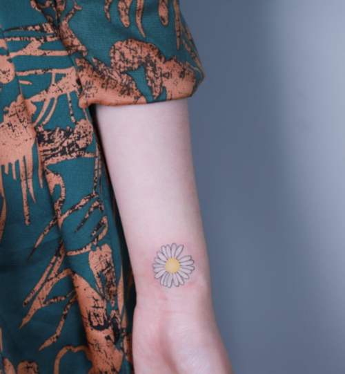 2020最新雏菊纹身图案大全好看的雏菊纹身设计12